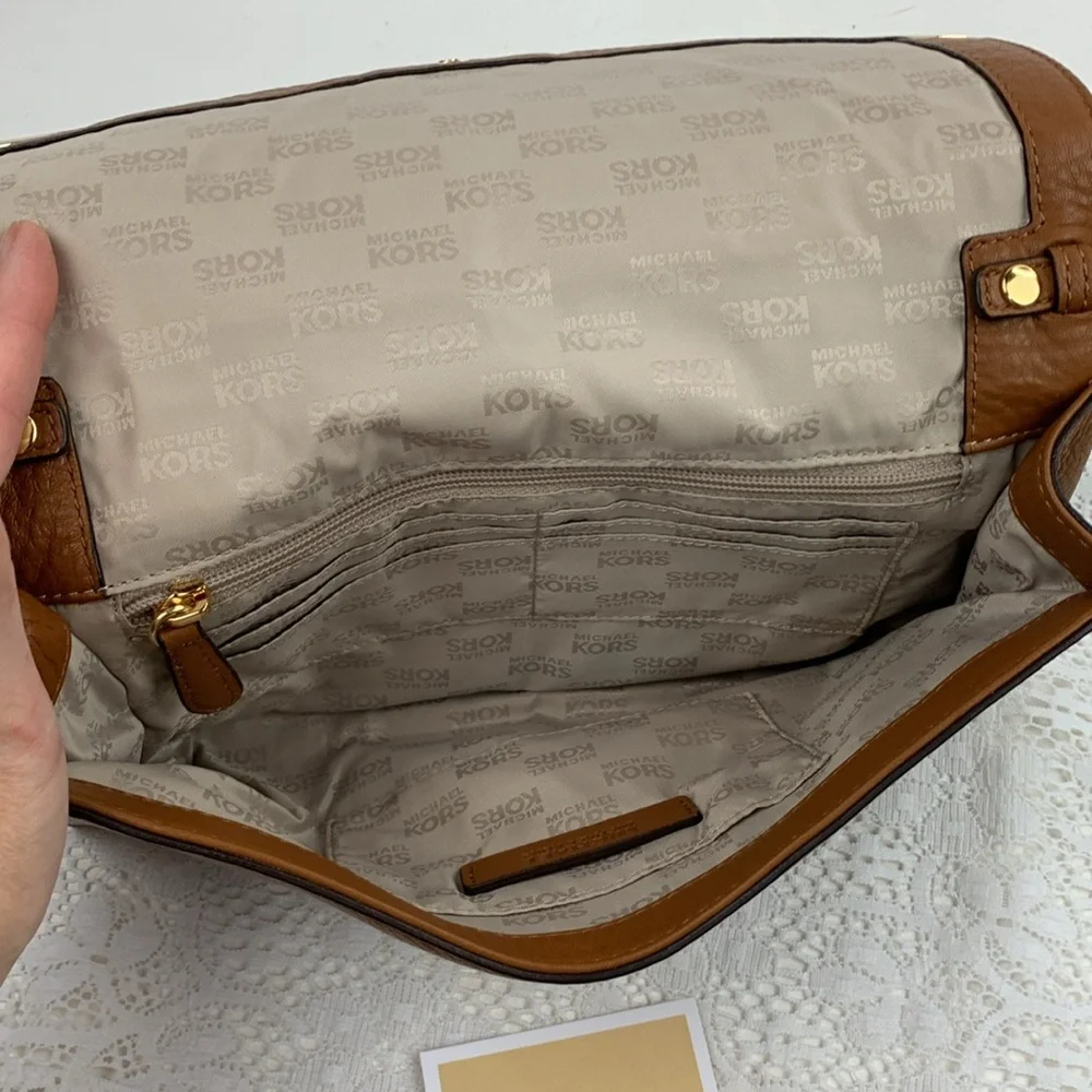 Michael Kors Leather Slim Shoulder handbag purse Brown Gold trim Lined Pockets
